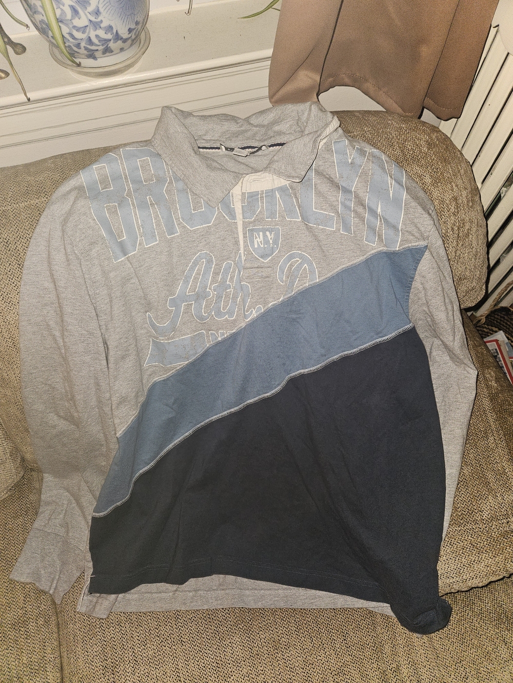Sun + Stone Men's Crewneck Colorblock 'Brooklyn' Pullover - Grey/Blue/Black